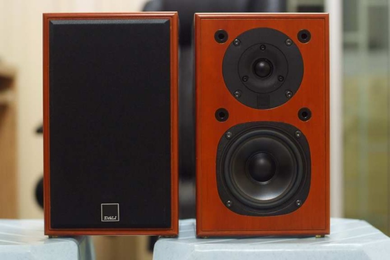 Dali Royal Menuet MkII speakers (Sold) Dali211