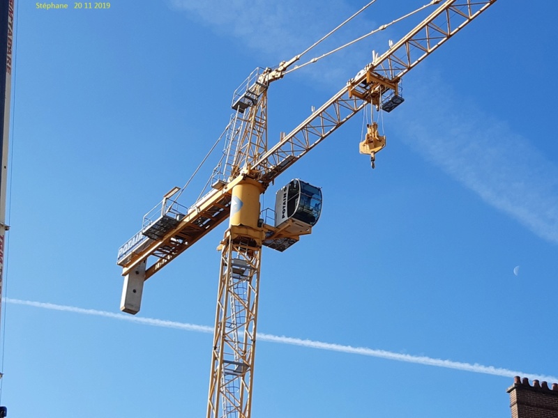 Montage d'une grue à flèche treillis à Troyes 20191142