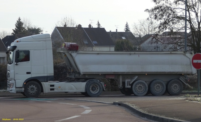 Les bennes de chantiers et les bennes céréalières (uniquement sans marquages) P1010350