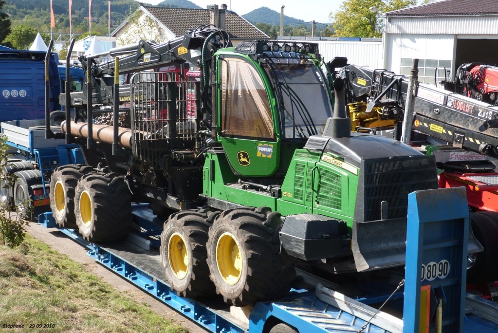 Porteur forestier (John Deere) P1440274