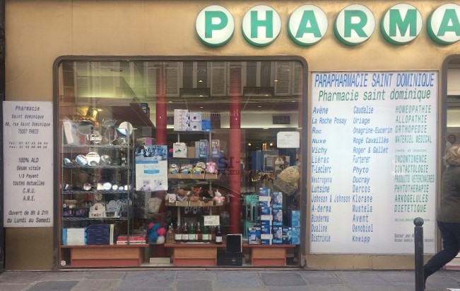 Une pharmacie . 2018-146
