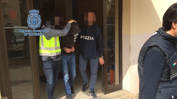 4 Italian Fugitives Arrested in Tenerife. 51336-10
