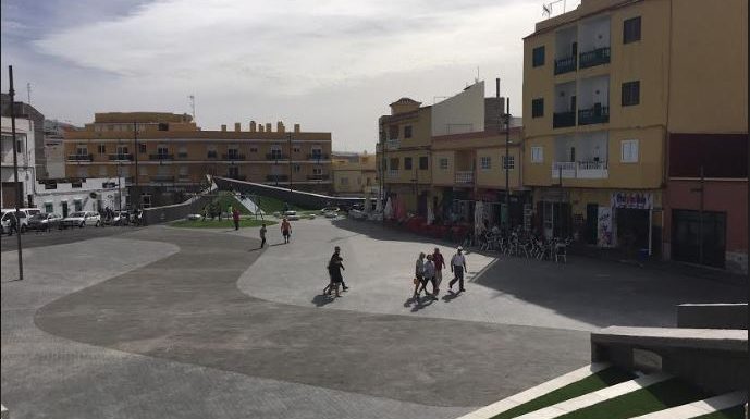 New plaza in Playa San Juan is open as promised for Christmas! Psjpla12