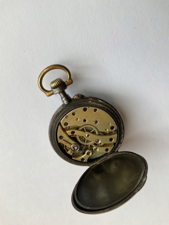 montre femme - [ICI vos demandes d'IDENTIFICATION et RENSEIGNEMENTS de vos montres] - Page 41 F9cfc810