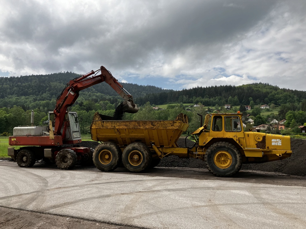 Problème de transmission de puissance sur dumper articulé Volvo-BM 861 Img_0715