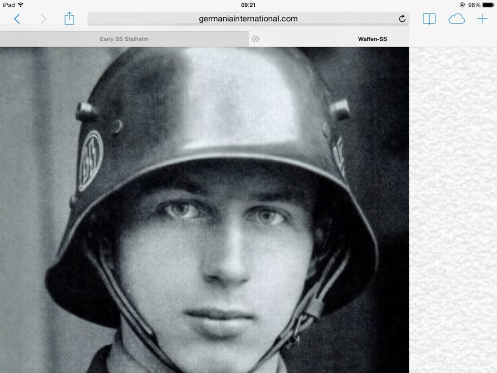 casque allemand modele 16 avec insignes ss M16_ss10