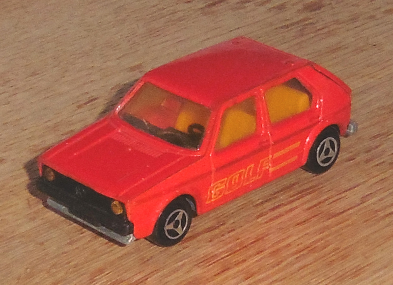 Modèle n°210 - VW Golf P1100262