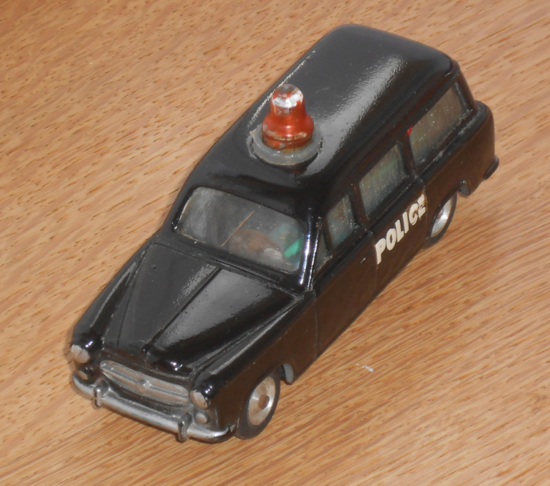 C.I.J. Ref.: 3/46P - Peugeot 403 Police Peuge353