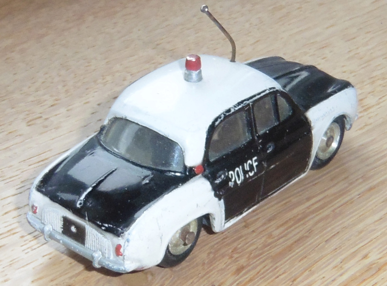 C.I.J. Ref.: 3/57 - Renault Dauphine Police Renau471