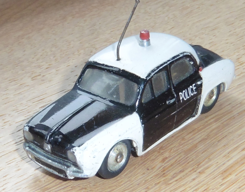 C.I.J. Ref.: 3/57 - Renault Dauphine Police Renau472