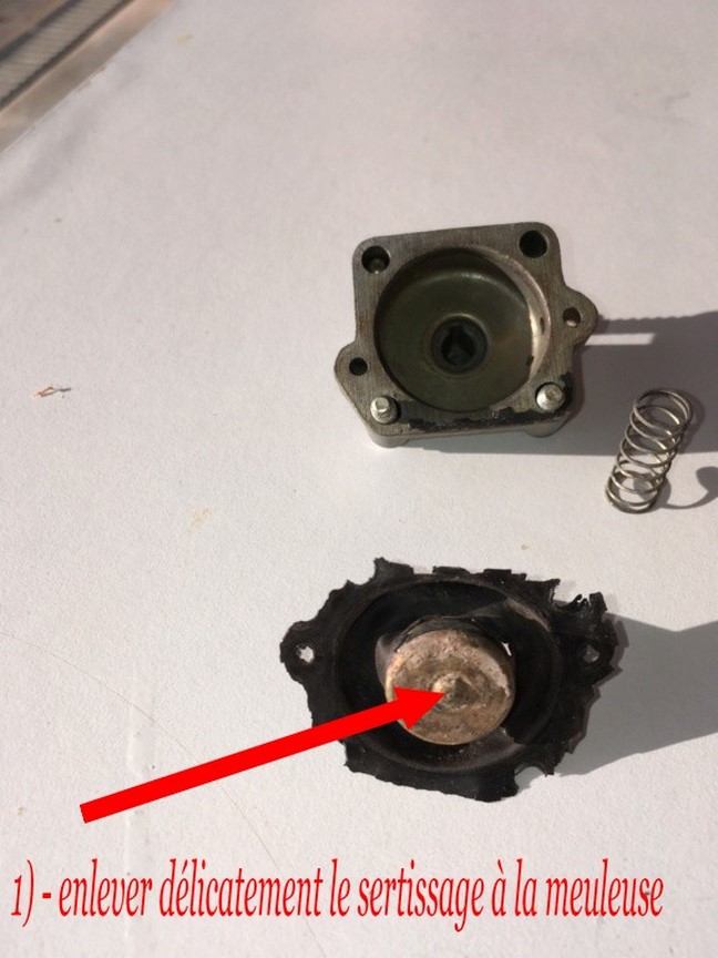 (Recherche) pièces pour mini tracteur hinomoto MB 10 Carbuh11