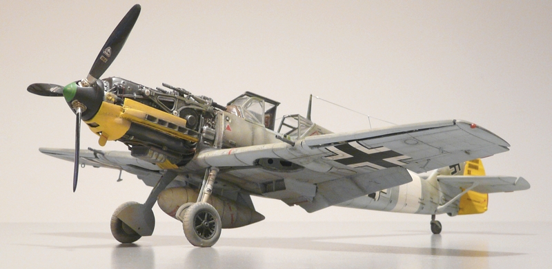 Messerschmitt Bf 109 E7 base AIRFIX VINTAGE 1/24 1129