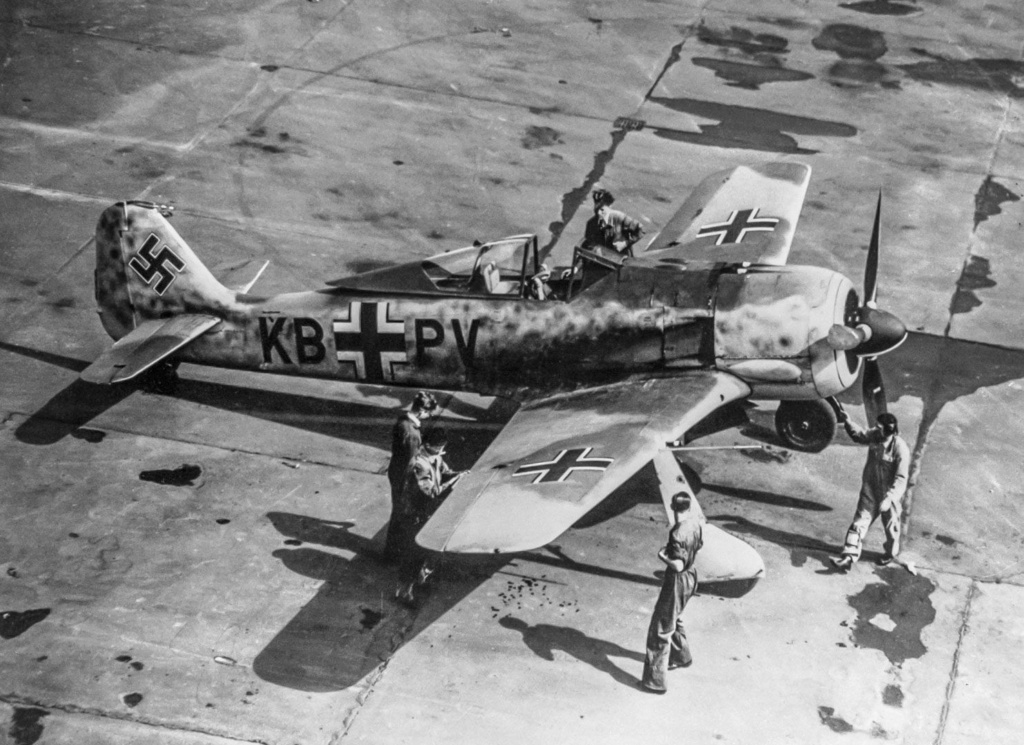les Focke Wulf 190 A:F et G avaient-ils des câbles d'antenne? 48dc8b11