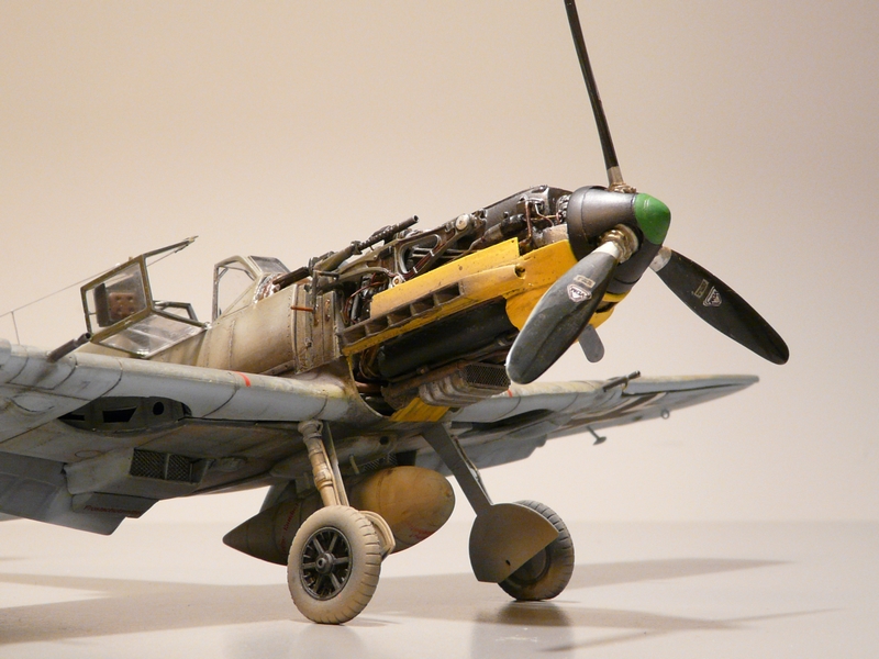 Messerschmitt Bf 109 E7 base AIRFIX VINTAGE 1/24 528