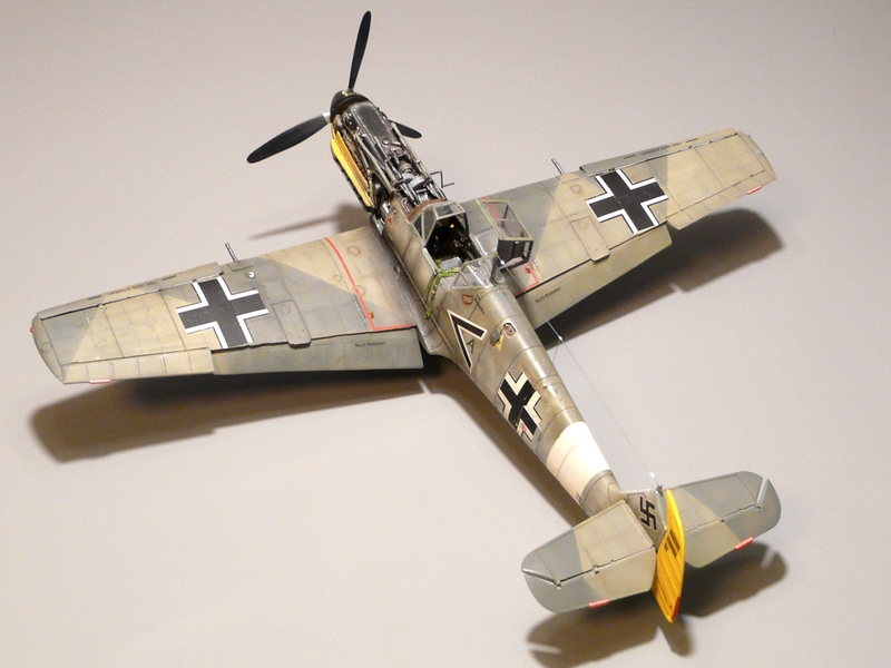 Messerschmitt Bf 109 E7 base AIRFIX VINTAGE 1/24 826