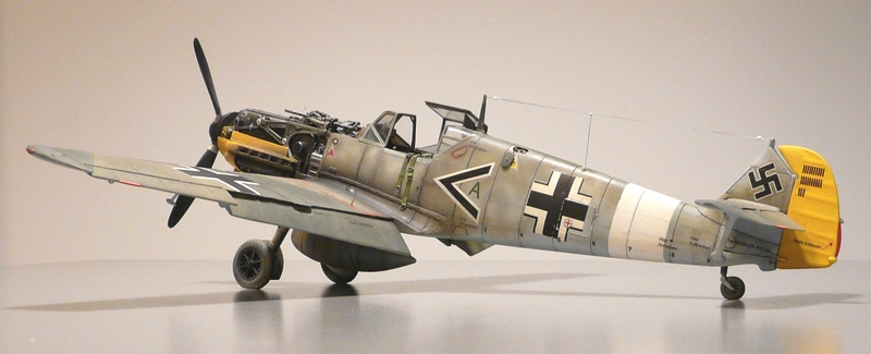 Messerschmitt Bf 109 E7 base AIRFIX VINTAGE 1/24 926