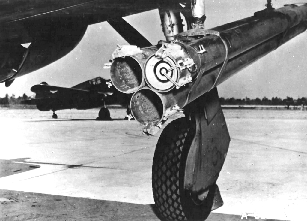 P-47 D Razorback Trumpeter 1/32 - 2ème vie! - Page 3 Bazook10
