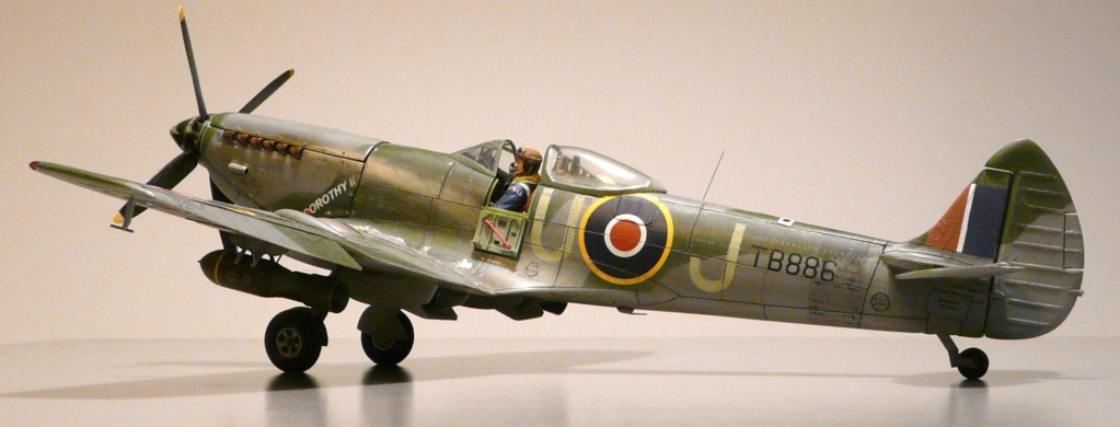 Spitfire Mk XVI au 1/24 - Page 10 Doroth11