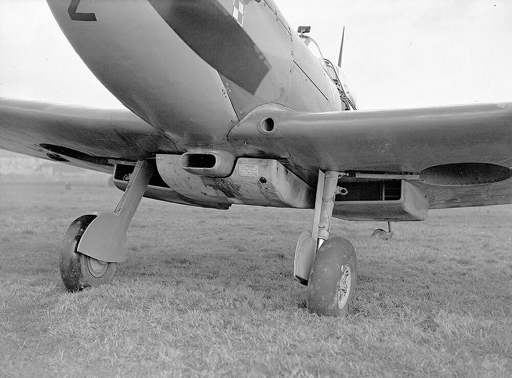 Spitfire Mk XVI au 1/24 - Page 9 Dzotai20