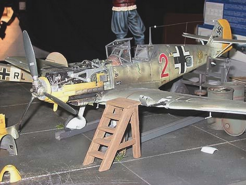 Messerschmitt Bf 109 E7 base AIRFIX VINTAGE 1/24 Img410