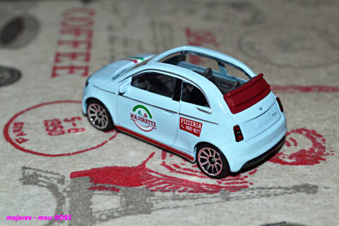 Fiat 500 Majorette & Fiat 500 F Norev Jet-Car - Nos deux nouveautés Les  Petites Mininches à la saveur de Pizza ! - Mininches