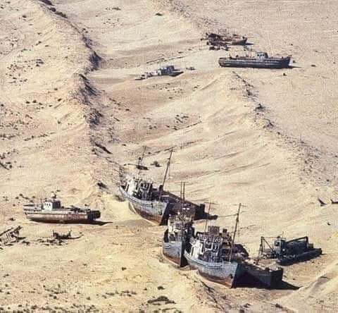 بحر أرال مقبرة السفن وسط الرمال Fb_im304