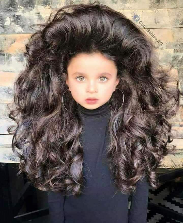 الطفلة ميار و شركات التجميل  بسبب كثافة شعرها  Fb_im654
