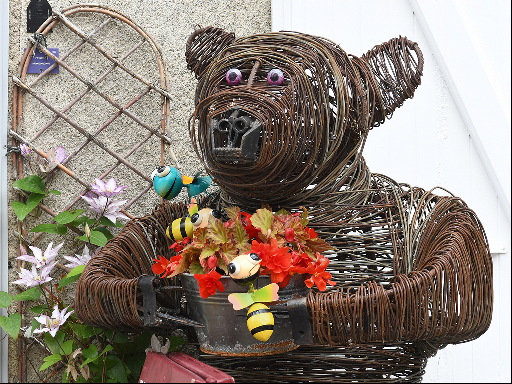 A Montségur, l'ours est dans la rue Lmb_3310