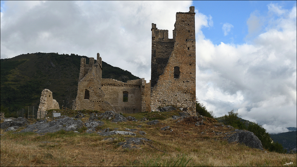 Un rayon de soleil sur le château Lmb_7014