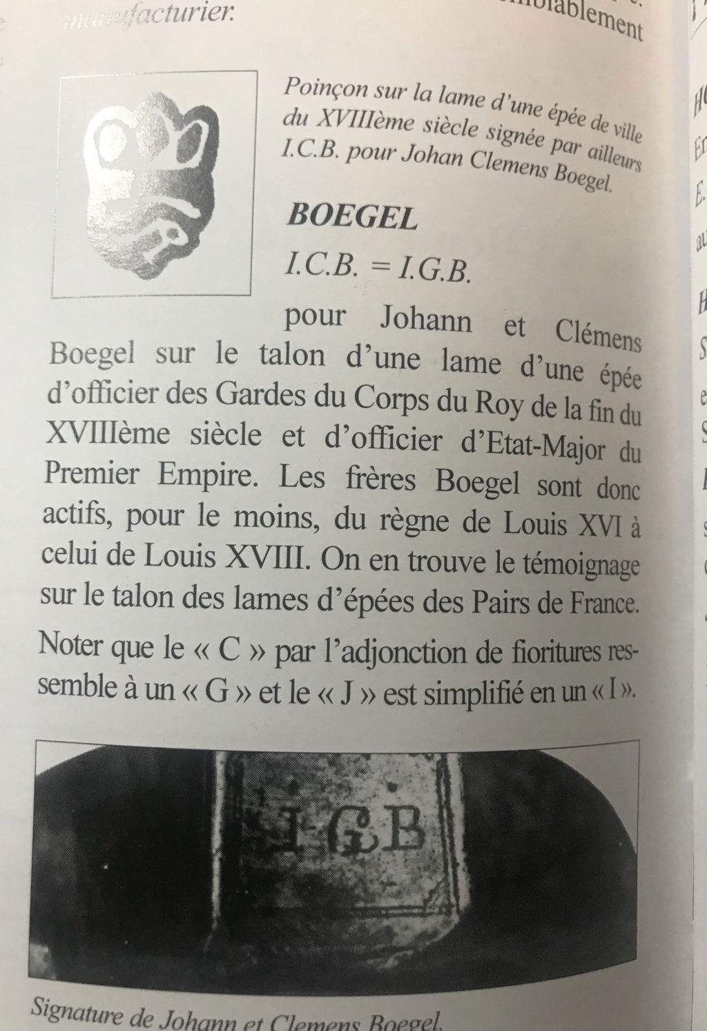 Les sabres d'officier de cavalerie légère à la chasseur - Page 2 Img_1411