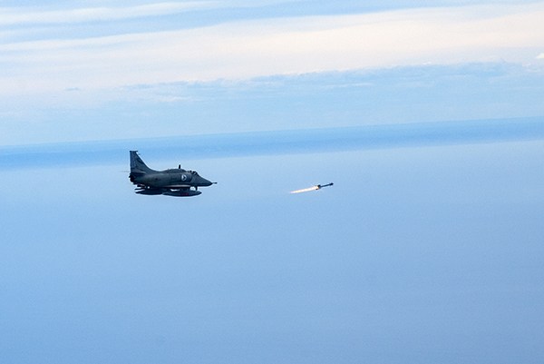 Bombas, Misiles y Cohetes en la Fuerza Aérea Argentina-Historia y Notas - Página 2 Forcaa10