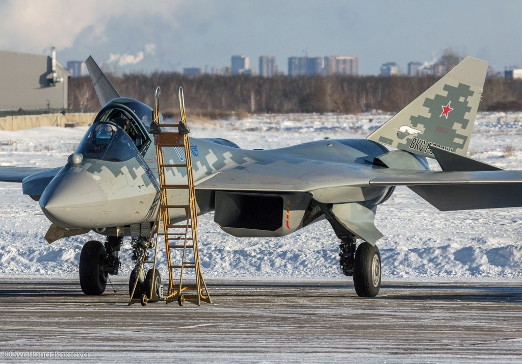 Novedades Sukhoi Su-57 (T-50 PAK/FA) - Página 15 Img_2392