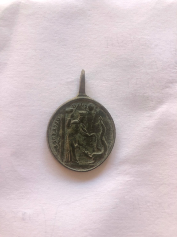 Medalla de San Ignacio de Loyola y San Francisco Javier Img_3614