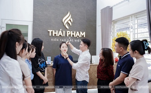 Ưu điểm khi chọn học phun xăm tại Hocphunxam Academy Phun_x16