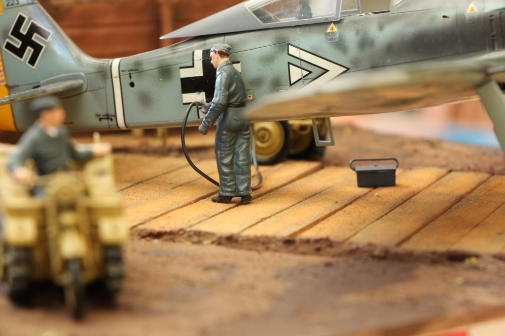 Focke 190 + kettenkraftrad (Hasegawa + Tamiya 1/48) sur diorama Img_1341