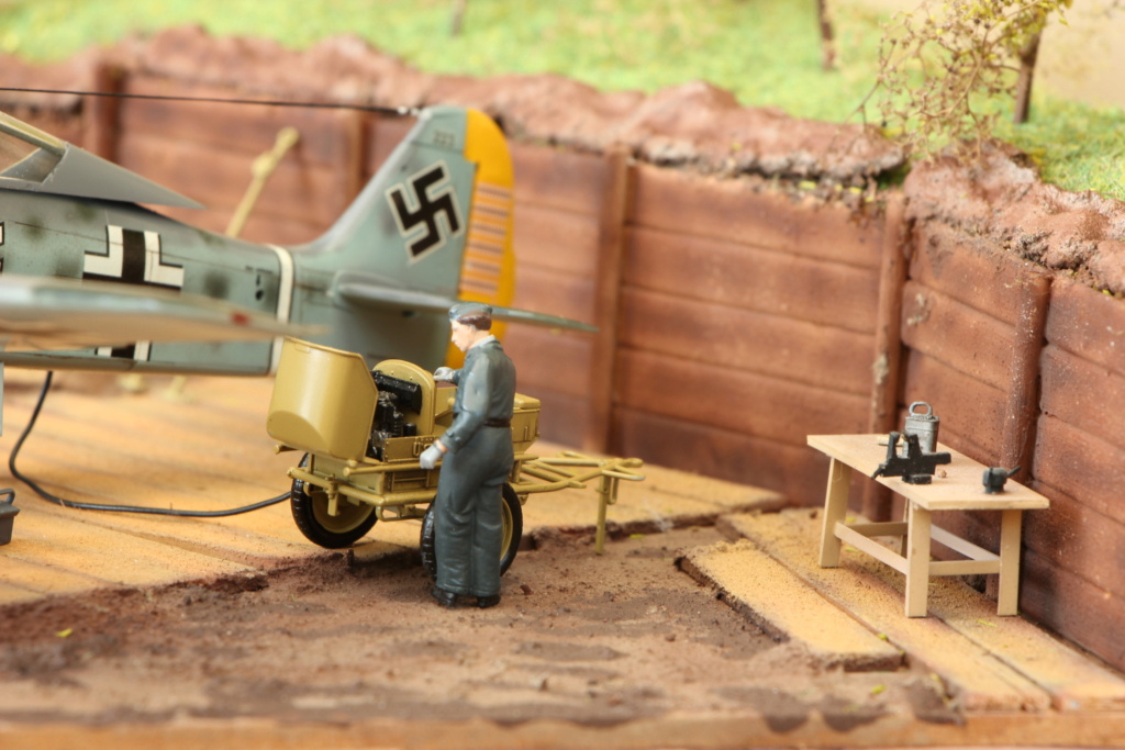 Focke 190 + kettenkraftrad (Hasegawa + Tamiya 1/48) sur diorama Img_1350