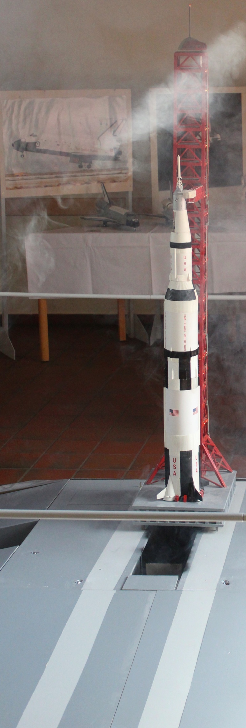 Saturn V geb. von modellbauer und ( wir ? ) Img_9114