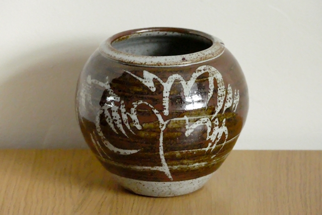 Wax resist jar with willow, I mark - Geoff Ideson P1450612