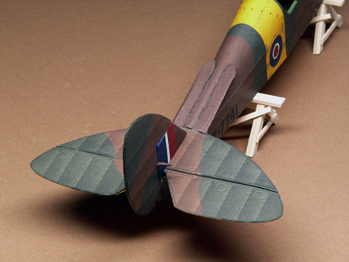 De Havilland DH-82 Tiger Moth [Kartonowa Kolekcia 1/33°] de Wilfried 023-se10