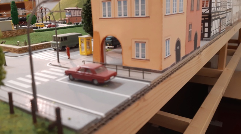 Märklin Analogbahn trifft Karton 20211051