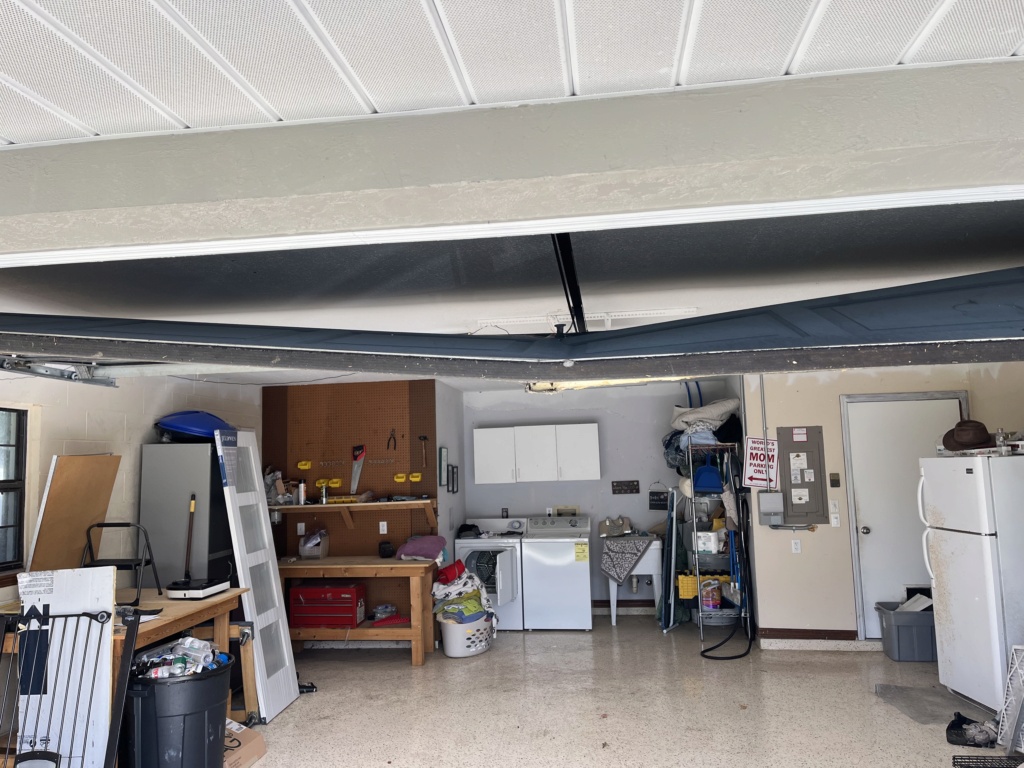 garage - Garage door damage  D8df9b10