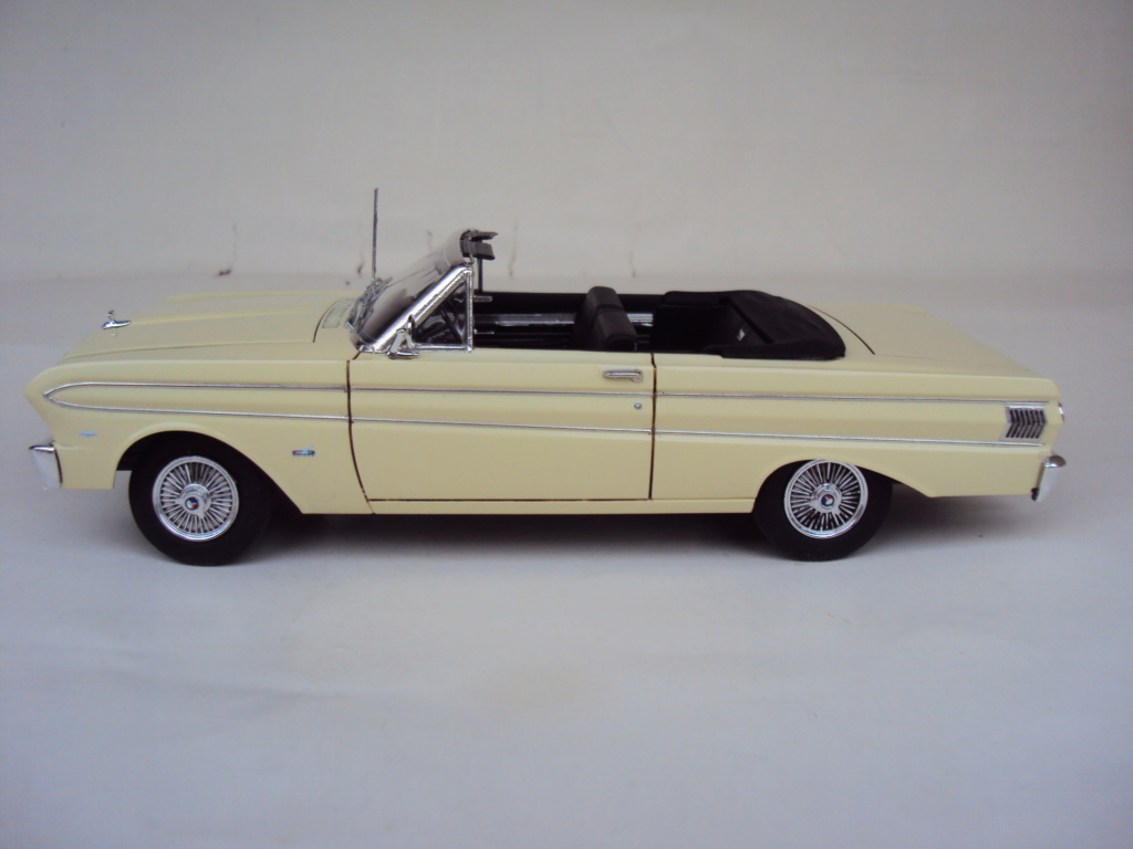 Falcon convertible 1964 Trumpeter Dsc07433