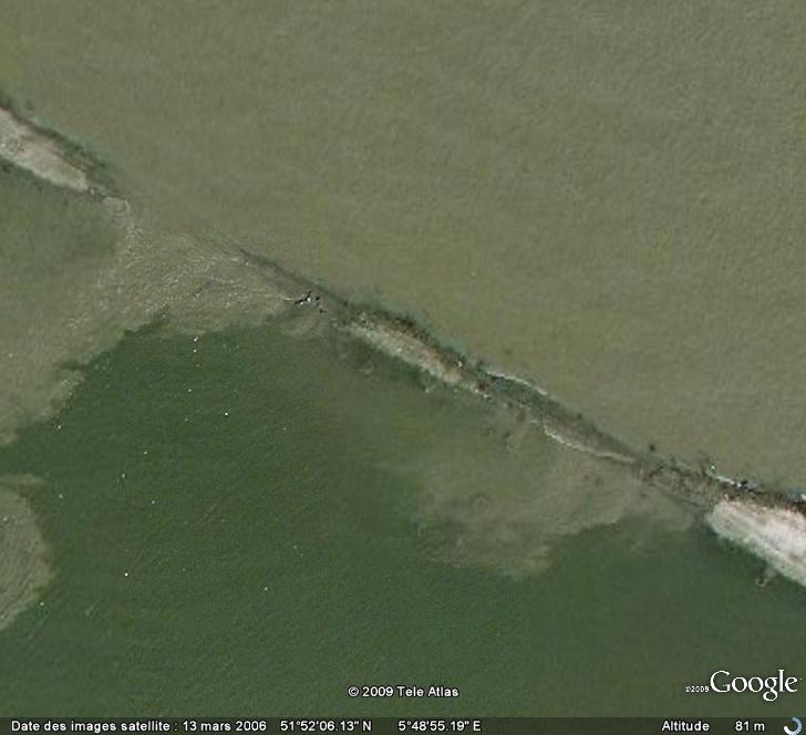 Crues et innondations observées dans Google Earth Digues10