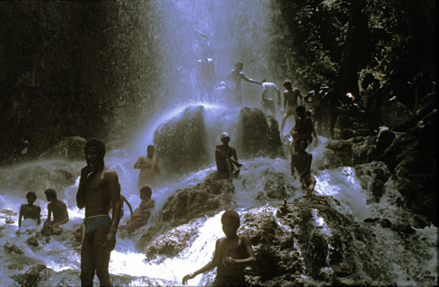 SAUT D'EAU, LES BAINS SACRES (Haïti) Haiti-10