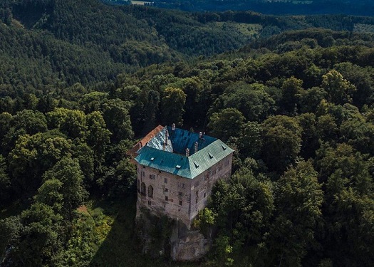 LE CHATEAU DE HOUSKA (la porte des Enfers) Photo210