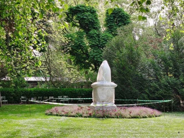 Choses vues dans le jardin du Luxembourg, à Paris - Page 10 Lutx10