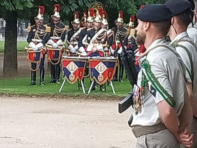 Choses vues dans le jardin du Luxembourg, à Paris - Page 10 Mili10