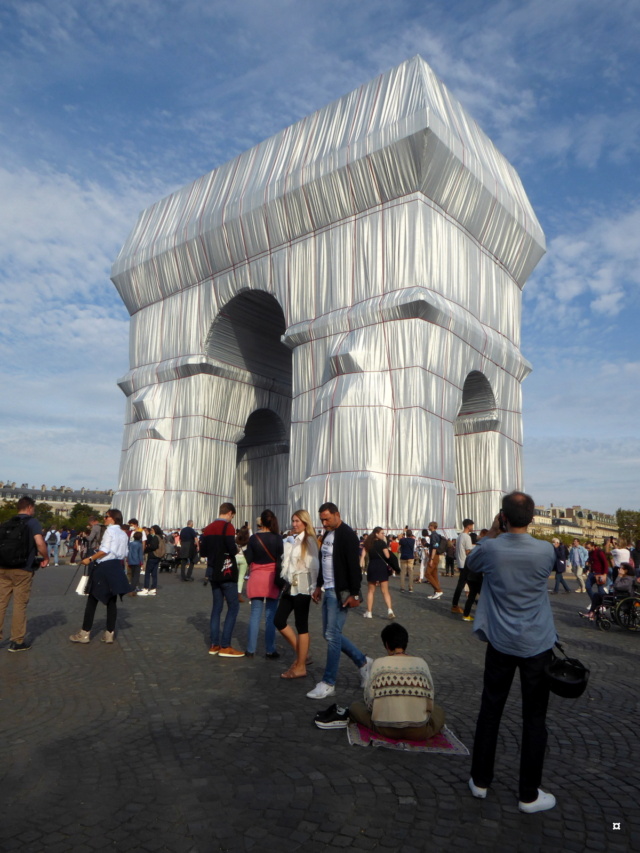 L'Arc de Triomphe ne m'emballe pas... P1050817