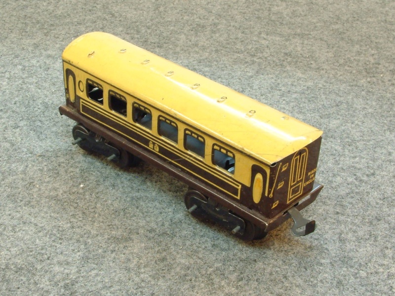 British Toy Trains - Trains de jouets britanniques 2012_011