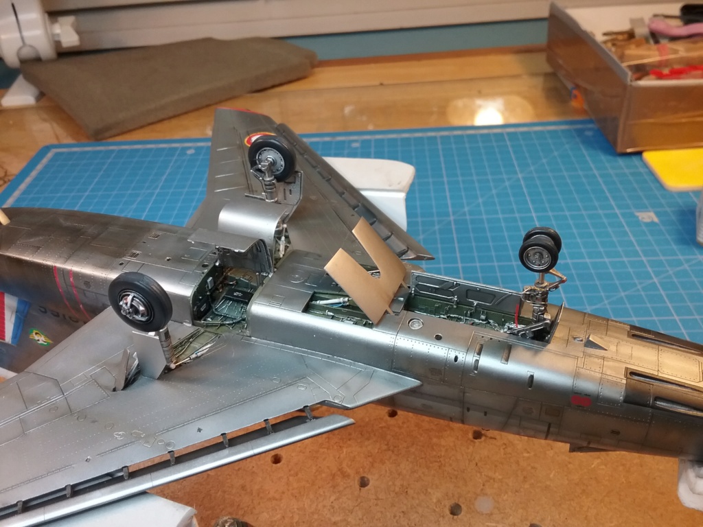 PHOTOS MAQUETTES JEAN-MARC.............................................1/48 et 1/72 F100-914